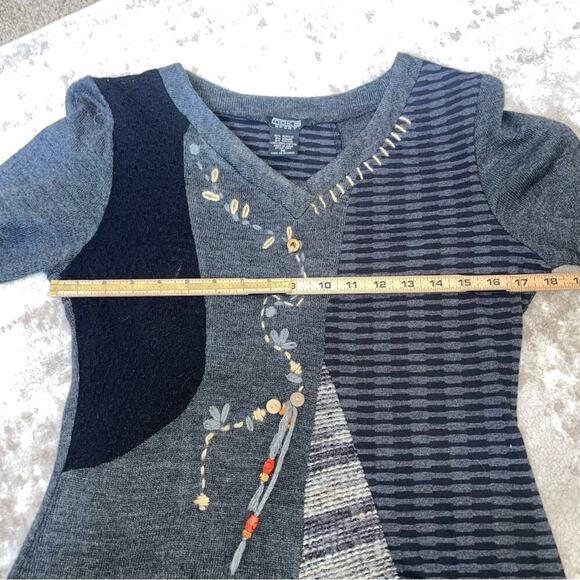 MOKA Sport Medium Charcoal Gray Artsy button lace embellished knit flirt SZ M - Picture 7 of 9